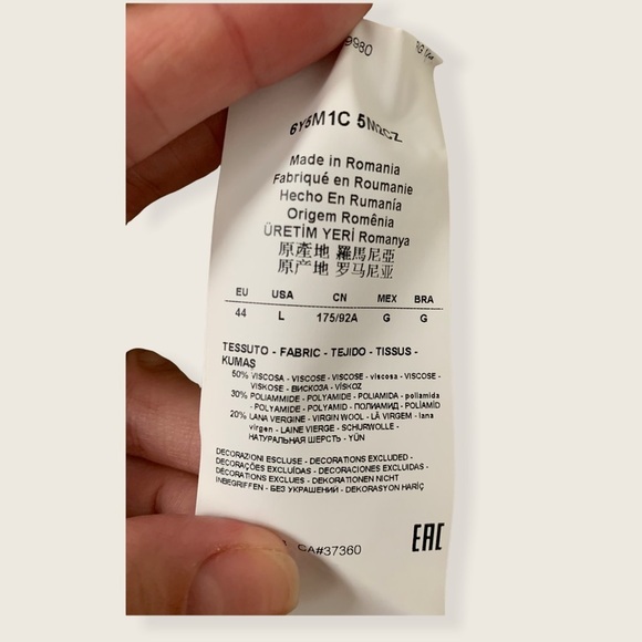 Armani Jeans Cream Ribbed Off The Shoulder Sweater - Picture 5 of 7